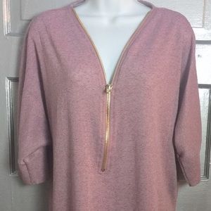 Beautiful top with gold zipper
